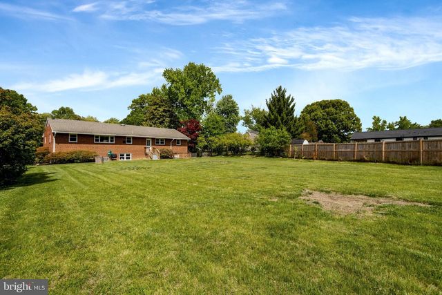 8906 DOGUE DR, Alexandria, VA 22309