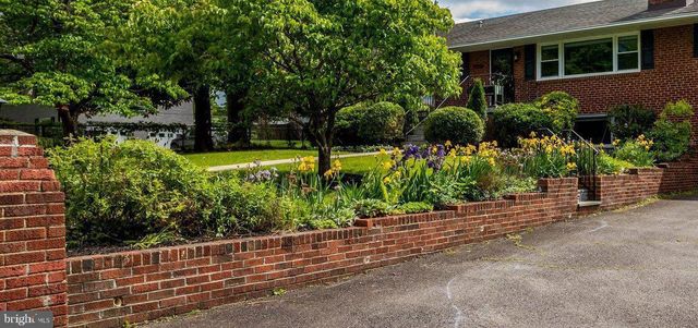 8906 DOGUE DR, Alexandria, VA 22309