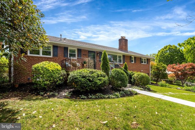 8906 DOGUE DR, Alexandria, VA 22309