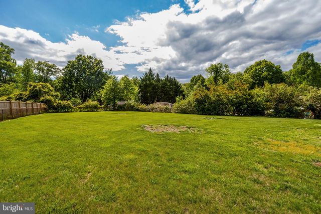 8906 DOGUE DR, Alexandria, VA 22309