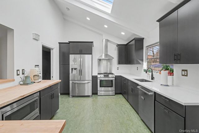 1304 Birch Hill Lane, Mamaroneck, NY 10543