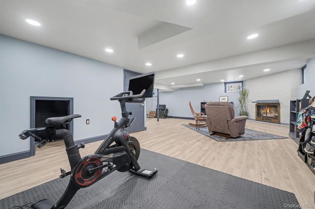 1304 Birch Hill Lane, Mamaroneck, NY 10543