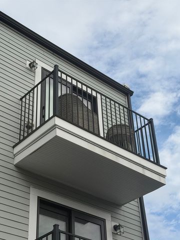 7 Saco St 5, Boston, MA 02122