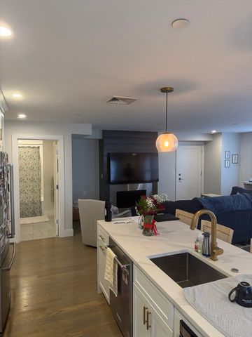 7 Saco St 5, Boston, MA 02122