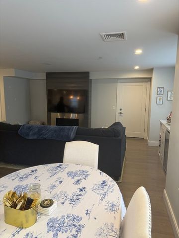 7 Saco St 5, Boston, MA 02122