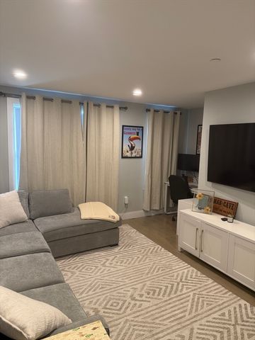 7 Saco St 5, Boston, MA 02122