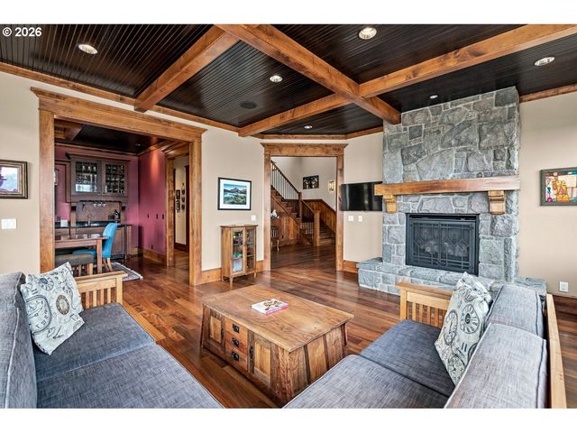 220 S CALIFORNIA St, Portland, OR 97219