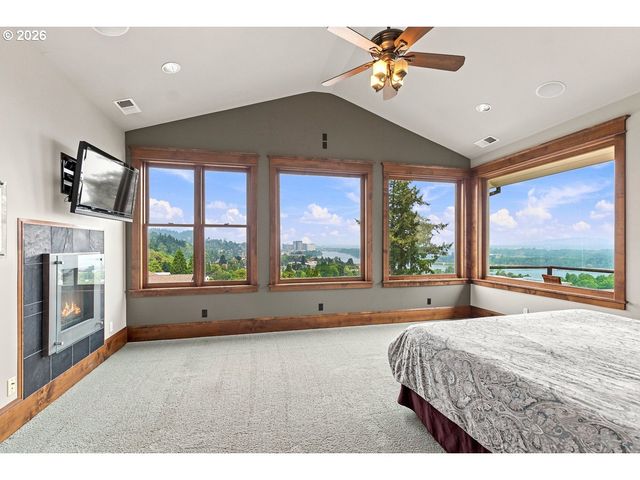220 S CALIFORNIA St, Portland, OR 97219