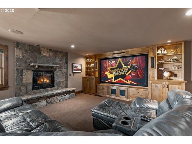 220 S CALIFORNIA St, Portland, OR 97219