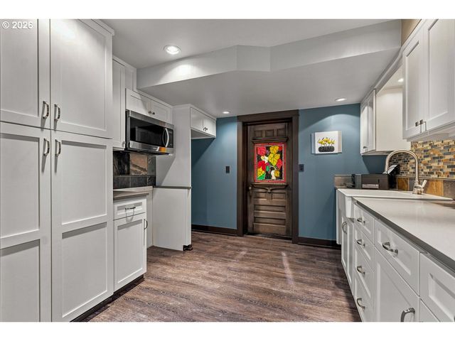 220 S CALIFORNIA St, Portland, OR 97219