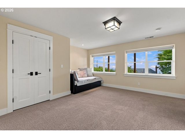 220 S CALIFORNIA St, Portland, OR 97219