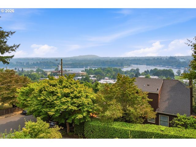 220 S CALIFORNIA St, Portland, OR 97219