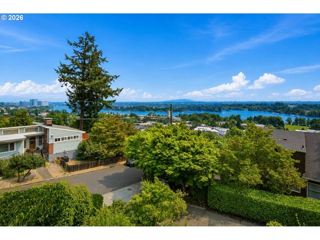 220 S CALIFORNIA St, Portland, OR 97219