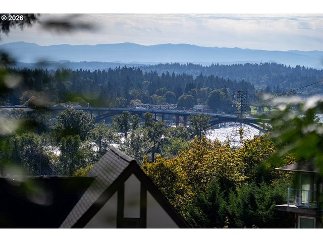 220 S CALIFORNIA St, Portland, OR 97219