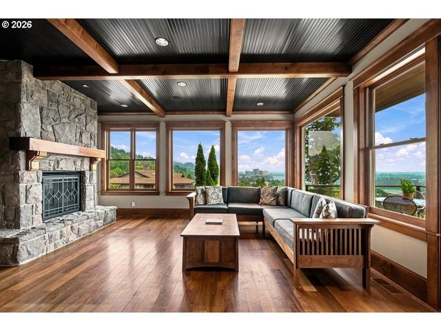 220 S CALIFORNIA St, Portland, OR 97219