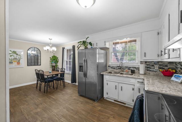 601 Evergreen Park Dr, Hopkinsville, KY 42240