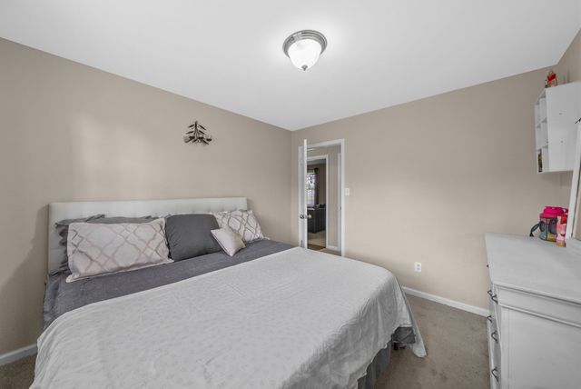 601 Evergreen Park Dr, Hopkinsville, KY 42240