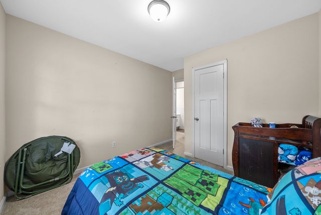 601 Evergreen Park Dr, Hopkinsville, KY 42240