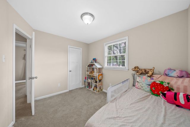 601 Evergreen Park Dr, Hopkinsville, KY 42240