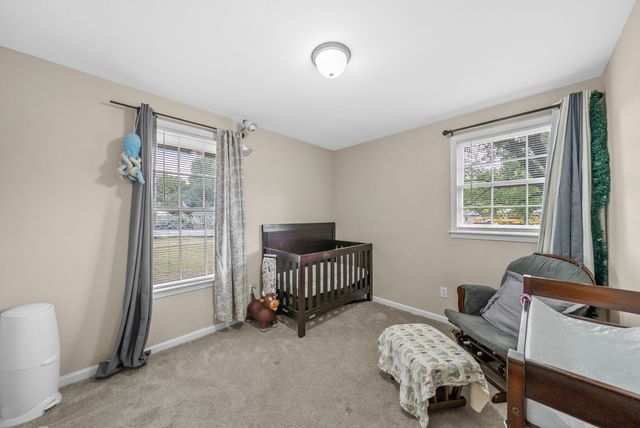 601 Evergreen Park Dr, Hopkinsville, KY 42240