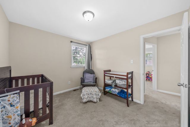 601 Evergreen Park Dr, Hopkinsville, KY 42240