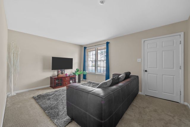 601 Evergreen Park Dr, Hopkinsville, KY 42240