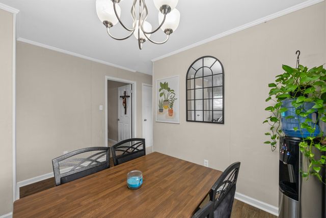 601 Evergreen Park Dr, Hopkinsville, KY 42240