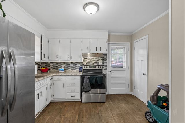 601 Evergreen Park Dr, Hopkinsville, KY 42240