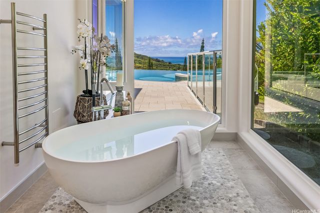 47-958 Kamakoi Road, Kaneohe, HI 96744