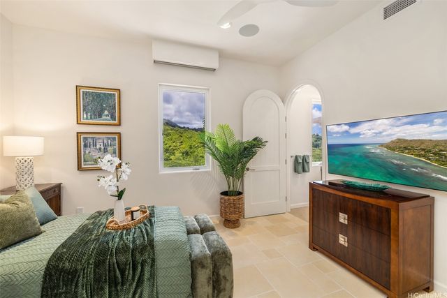 47-958 Kamakoi Road, Kaneohe, HI 96744