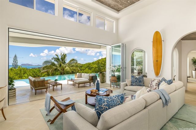 47-958 Kamakoi Road, Kaneohe, HI 96744