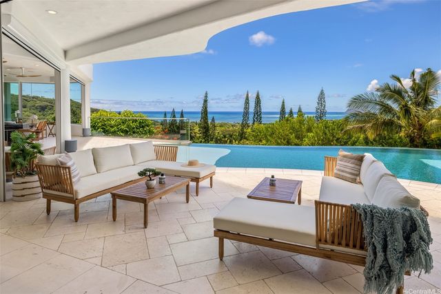 47-958 Kamakoi Road, Kaneohe, HI 96744