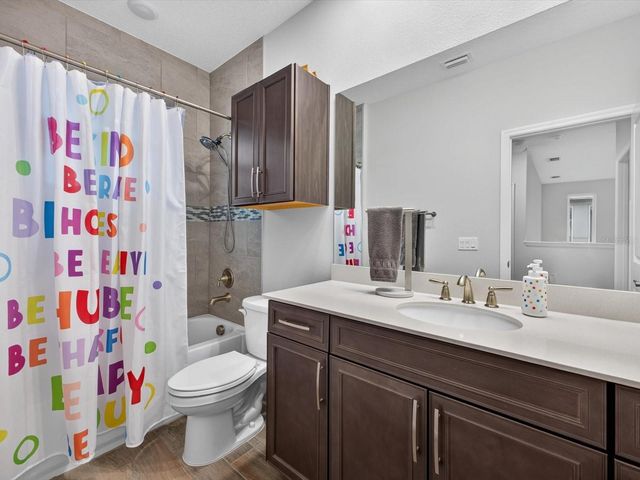 196 HAMPTON LOOP, Davenport, FL 33837