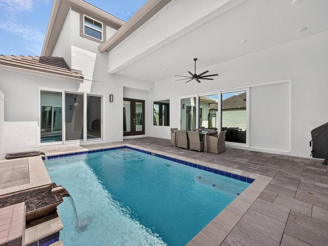 196 HAMPTON LOOP, Davenport, FL 33837