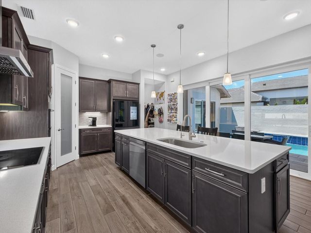 196 HAMPTON LOOP, Davenport, FL 33837