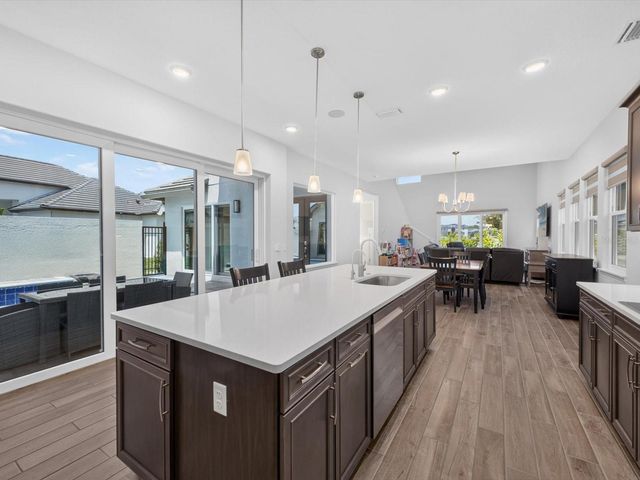 196 HAMPTON LOOP, Davenport, FL 33837