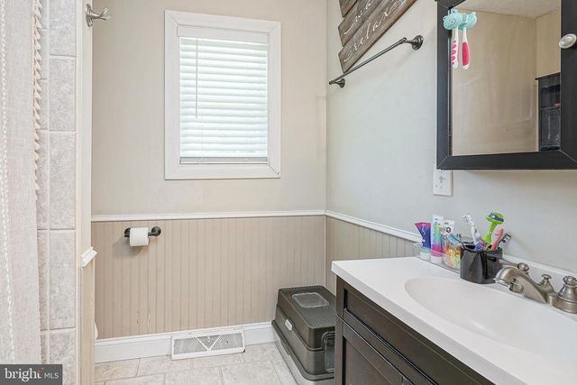 377 N TUCKAHOE RD, Williamstown, NJ 08094