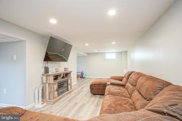 377 N TUCKAHOE RD, Williamstown, NJ 08094