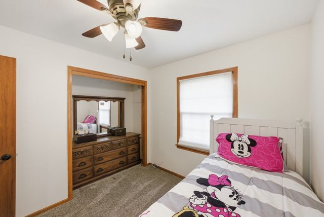 1448 N 6th Avenue E, Newton, IA 50208
