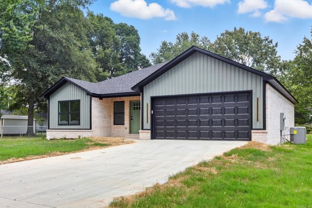 410 N Cedar St Street, Beebe, AR 72012