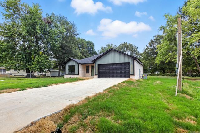 410 N Cedar St Street, Beebe, AR 72012