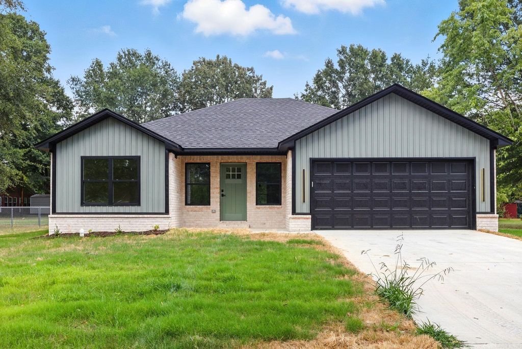 410 N Cedar St Street, Beebe, AR 72012