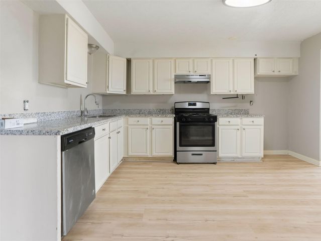 1114 W 11th Street, Freeport, TX 77541