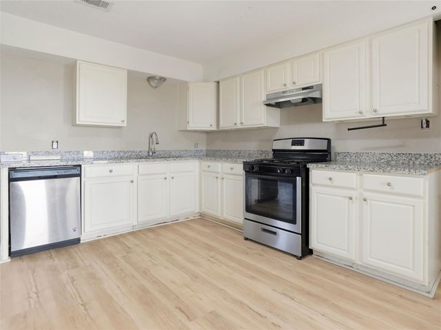 1114 W 11th Street, Freeport, TX 77541