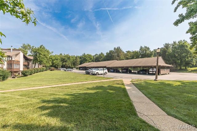 1400 Heritage Landing 103, St Charles, MO 63303