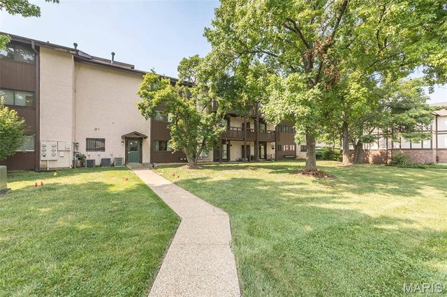 1400 Heritage Landing 103, St Charles, MO 63303