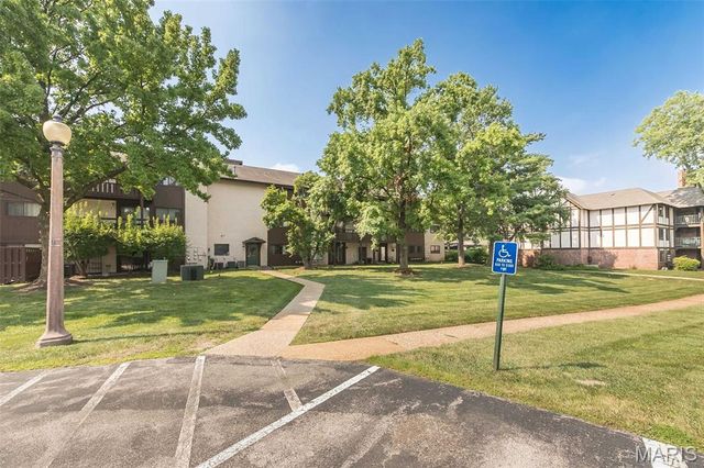 1400 Heritage Landing 103, St Charles, MO 63303