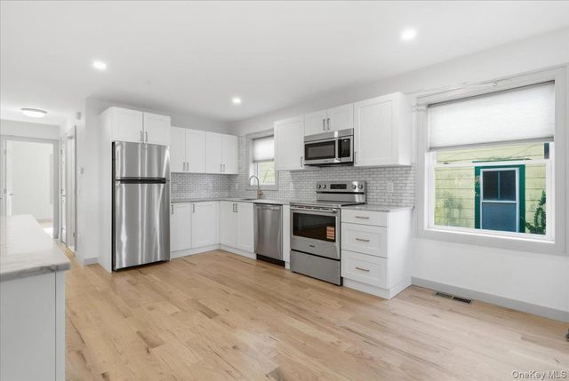 336 2nd Street Street, Greenport, NY 11944