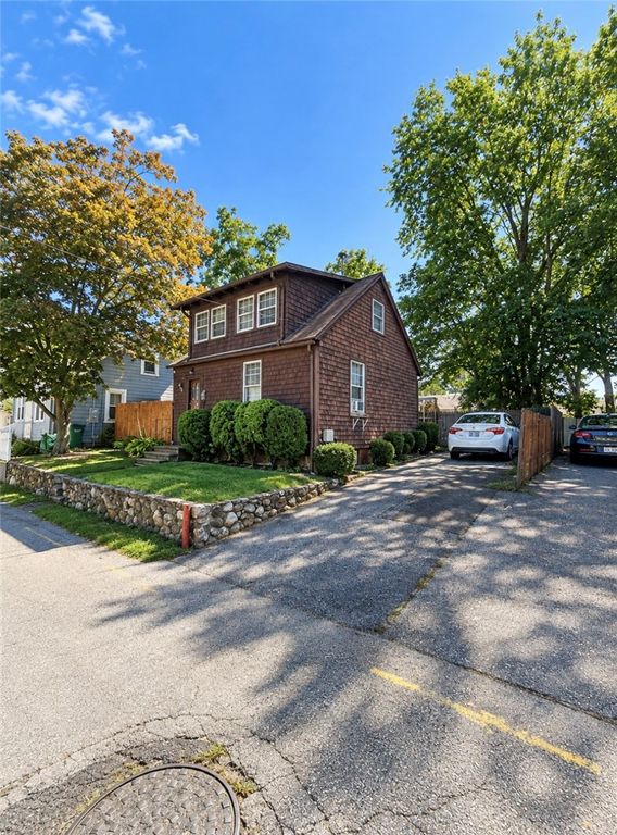 73 Long Street, East Greenwich, RI 02818