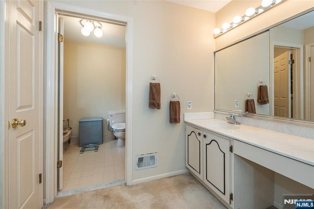 1 Birdseye Circle, Wayne, NJ 07470
